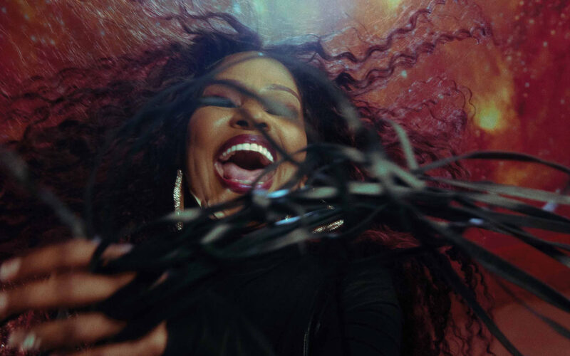 Chaka to Receive the Resonator Luminary Award from Sia